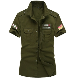 Camicia cargo uomo verde militare a maniche corte con spalline e toppe militari