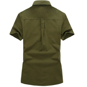 Camicia da uomo a maniche corte stile militare verde militare con piega posteriore