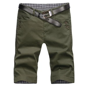 Men's slim army green casual shorts with black belt and plaid lining details