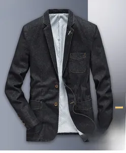 Vue détaillée à plat d'une veste de costume en jean avec revers à cran et boutons simples