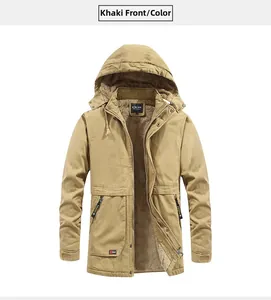 Dettaglio del parka invernale kaki da uomo con calda fodera in pile e tasca a zip