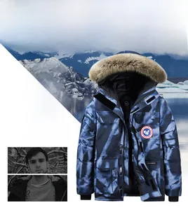 Dettagli del parka invernale pesante con cappuccio in pelliccia e opzioni di colore