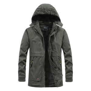 Parka da uomo verde scuro con calda fodera in pelliccia sintetica e cappuccio