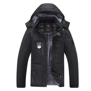 Schwarze Herren-Winterjacke mit Fleece-Futter, Kapuze und mehreren Taschen für Wärme