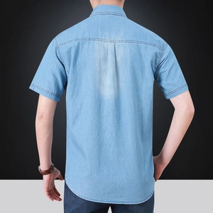 Men's light blue short sleeve denim shirt with slim fit back pleat design