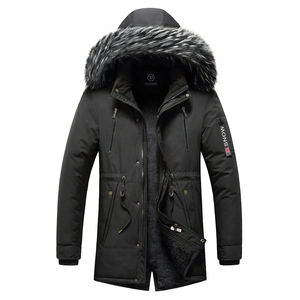 Parka da uomo nero con cappuccio in ecopelliccia e calda fodera in pile