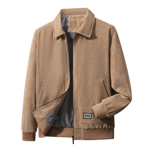 Casual herenjas van corduroy in kaki bruin met ritssluiting en modieus embleem detail