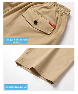 Detailansicht der Khaki-Cargoshorts mit Tasche, Mode-Label und geradem Beinschnitt-Design