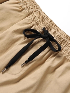 Khaki Herren-Freizeitshorts mit elastischem Bund, Kordelzug und feiner Verarbeitungsqualität