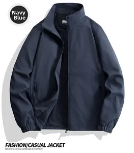 Marineblaue Softshell-Wanderjacke mit Stehkragen und atmungsaktivem Mesh-Innenfutter