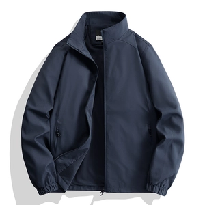 Outdoor Softshelljacke für Herren in Dunkelblau mit Stehkragen und Reißverschlusstaschen
