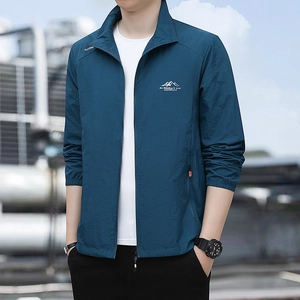 Men's dark blue sun protection jacket with outdoor print and stand collar design
