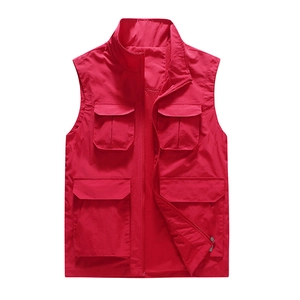Gilet cargo rouge pour homme à poches multiples, col montant et doublure en mesh respirant