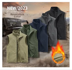 Detailansicht der beidseitig tragbaren Outdoor-Weste mit hochwertigem Fleece-Futter