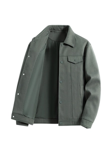 Casual men's olive green loose-fit jacket with lapel and metal button pockets