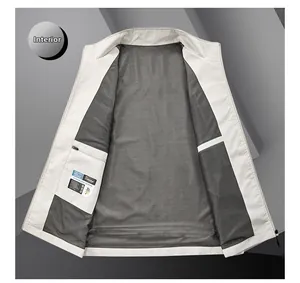 Vue intérieure du gilet avec doublure en maille respirante et poche de sécurité zippée