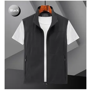 Détail du gilet noir avec poches zippées et doublure en maille respirante
