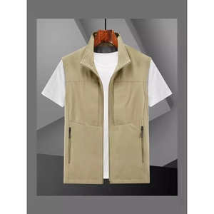 Gilet multipoches kaki pour homme avec col montant et fermeture éclair sur cintre