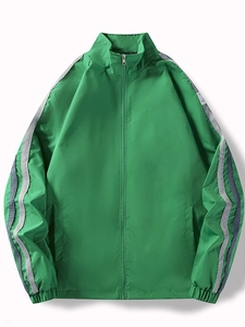 Veste de sport verte de style britannique avec col montant et rayures sur les manches
