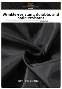 Vue détaillée de la texture du tissu 100% polyester sur le gilet noir d'hiver
