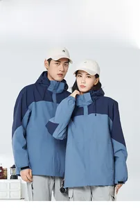 Détails de veste outdoor avec capuche réglable et poignets à scratch pour protection