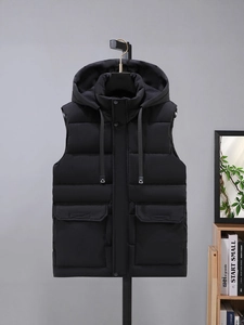 Gilet matelassé noir pour homme avec capuche et poches utilitaires de style outdoor