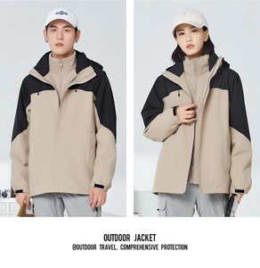 Détail de veste 3-en-1 outdoor avec capuche coupe-vent et poignets réglables
