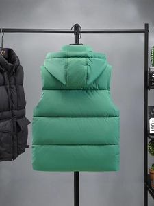 Men's green hooded quilted puffer vest with warm windproof fabric for autumn and winter