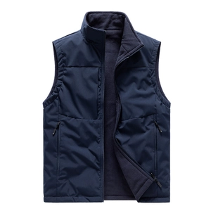 Gilet réversible pour homme bleu marine avec col montant et poches zippées en polaire