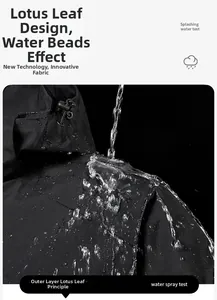 Nahaufnahme der wasserabweisenden Lotos-Effekt-Funktion auf der schwarzen Jacke