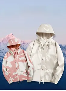Giacche outdoor genitore-figlio impermeabili con motivo mimetico e cappuccio antivento