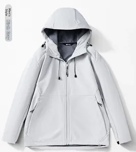 Detail der Herren Softshelljacke in Birken-Grau mit Kapuze und versteckten Reißverschlüssen