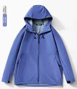 Damen Softshelljacke in Mystic Purple mit Kapuze und wasserfester Textur im Detail