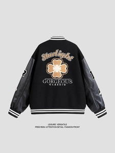 Giacca varsity nera classica con ricamo Starlight e maniche a contrasto