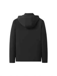 Schwarze Herren-Kapuzenjacke aus winddichtem Stoff mit horizontalen Nähten Rückansicht