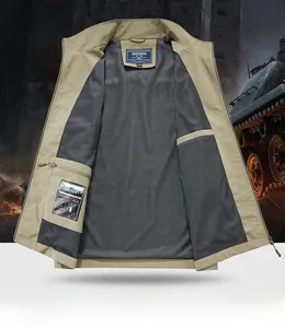 Detail der khakifarbenen Outdoor-Weste mit atmungsaktivem Netzfutter und sicherer Innentasche