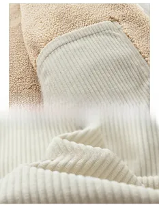 Detailansicht von Sherpa-Futter und Innentasche der Cordjacke für Herren