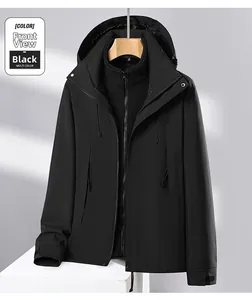 Dettaglio della giacca nera 3-in-1 impermeabile con interno in pile e cappuccio staccabile