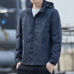 Veste à capuche homme avec imprimé feuilles de monstera bleu foncé et coupe-vent