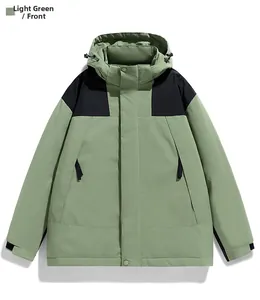 Vista frontale della giacca outdoor antivento da uomo in verde militare chiaro e nero