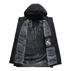 Wasserdichte schwarze Outdoor-Kapuzenjacke mit dickem grauem Fleecefutter für den Winter
