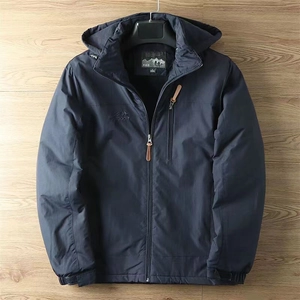 Veste outdoor bleu marine pour homme avec capuche amovible et broderie de montagne