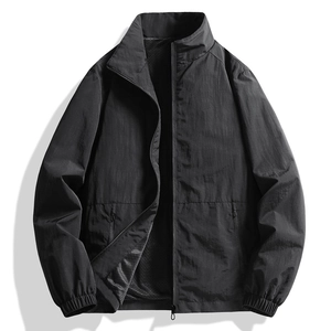 Veste noire pour homme à col montant, tissu imperméable et doublure en maille respirante