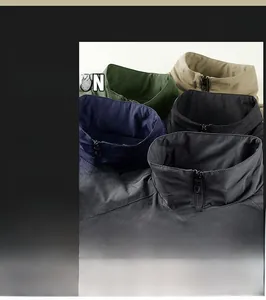 Detailansicht der Kragen in fünf Farben für warme, mit Fleece gefütterte Winterjacken