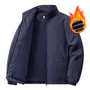 Dunkelblaue Herren-Winterjacke mit Fleece-Futter und winddichtem Stehkragen-Design