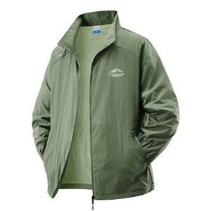 Men's lightweight army green sun protection jacket with breathable windproof fabric