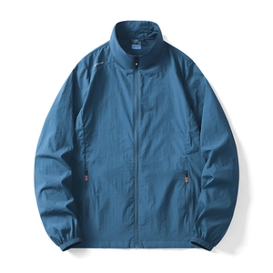 Veste de protection solaire bleu foncé pour hommes avec fermeture éclair et col montant