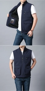 Détails du gilet tactique bleu marine avec poches multiples et étiquette intérieure