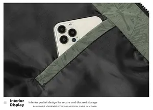 Détail d'une poche intérieure fonctionnelle sur une veste d'affaires avec rangement mobile