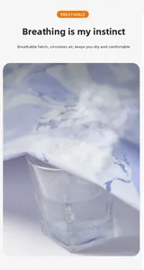 Gros plan du tissu respirant de veste camouflage montrant la ventilation circulaire